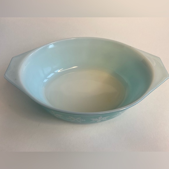 Vintage Pyrex Turquoise Snowflake 1 1/2 Quart Casserole Dish with Original Lid - Picture 7 of 11